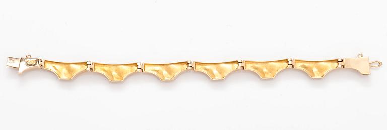 BJÖRN WECKSTRÖM, A 14K gold bracelet "Golden bridge". Lapponia 1976.