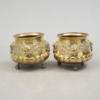 A PAIR OF BRASS FLOWER POTS, Ernest Houbian, Dinant, 19th century.