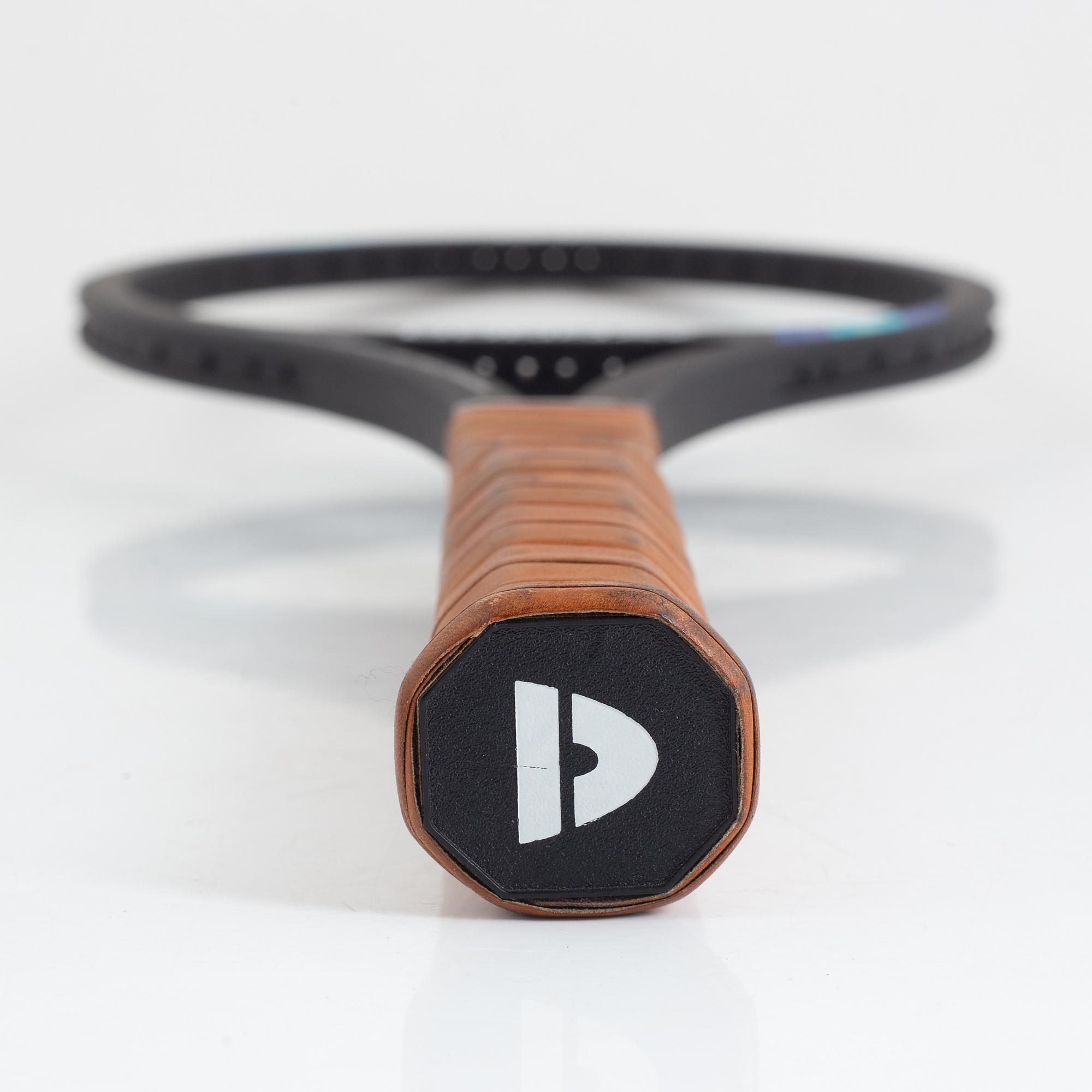 Tennisracket, Signerad Björn Borg. Donnay. Speciellt framtaget oversized mid 15 racket i trä.