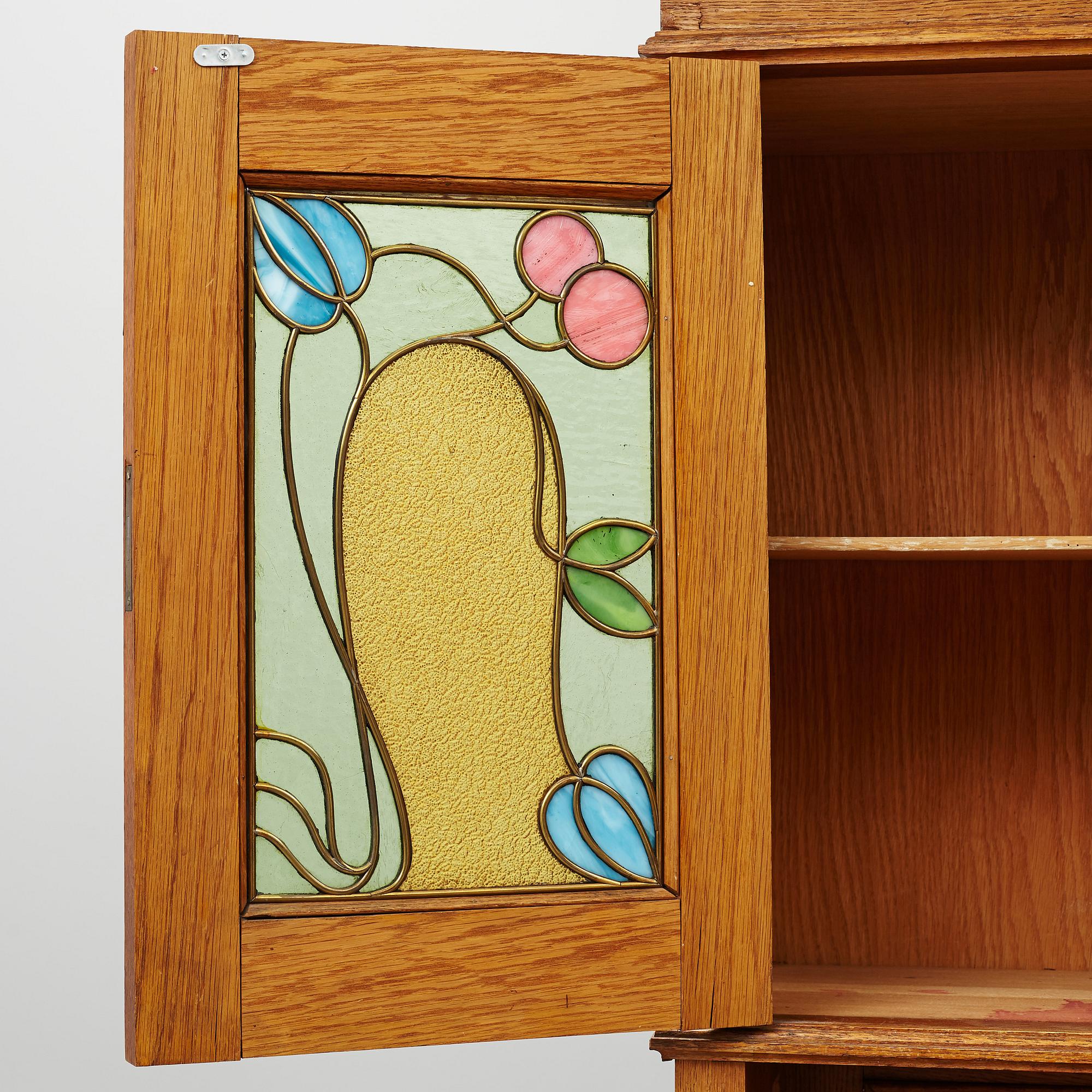 Skåp, jugend, tidigt 1900-tal.