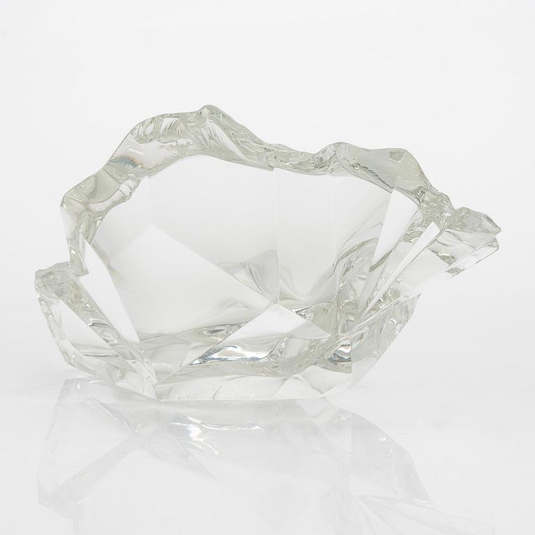 Tapio Wirkkala, a 'Chunk of ice' bowl, signed Tapio irkkala -56.