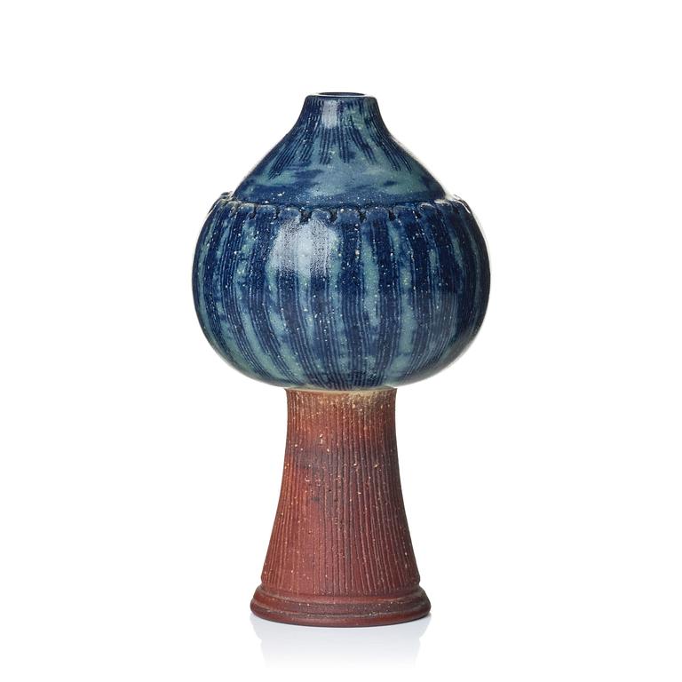 Wilhelm Kåge, a Farsta Spirea stoneware vase, Gustavsberg Studio 1950s.