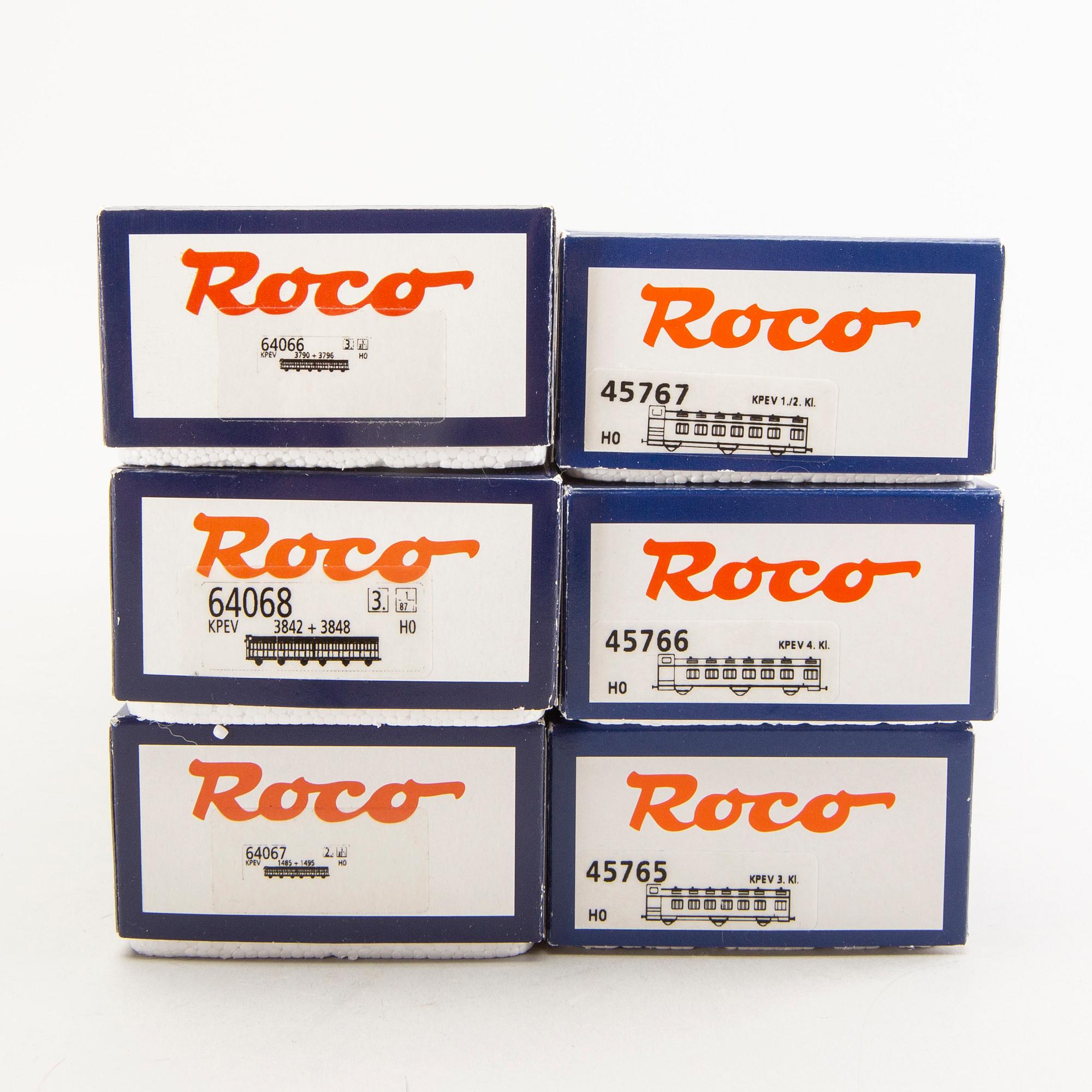 1 Roco trainset 61410, 2 wagon sets and 20 wagons.