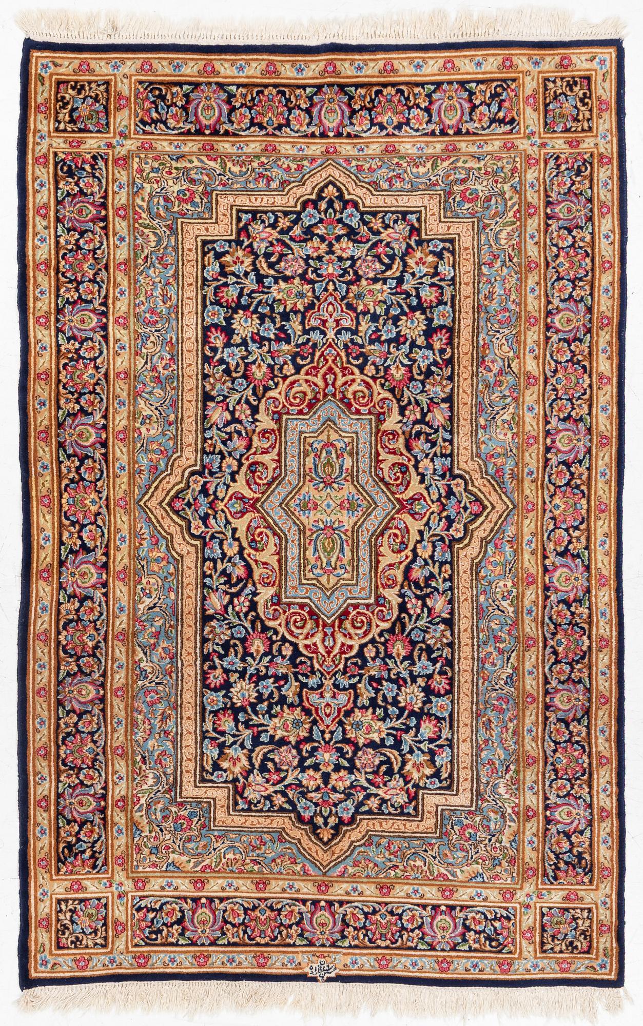 Matta, Kirman,  ca 230 x 150 cm.