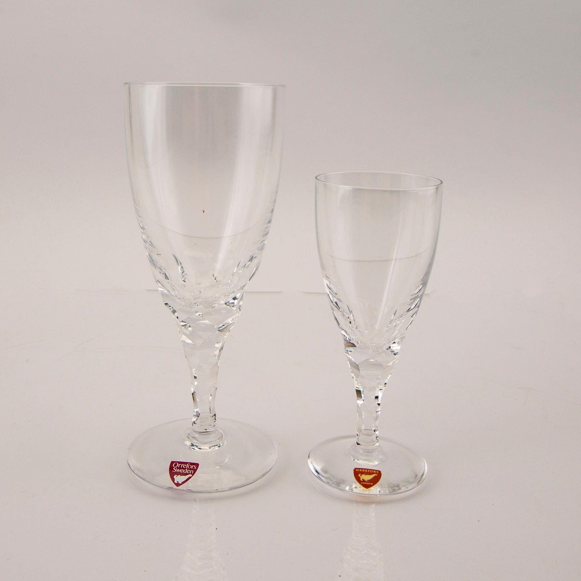 Ingeborg Lundin, glasservis 50 dlr "Carina", Orrefors 1900-talets andra hälft.