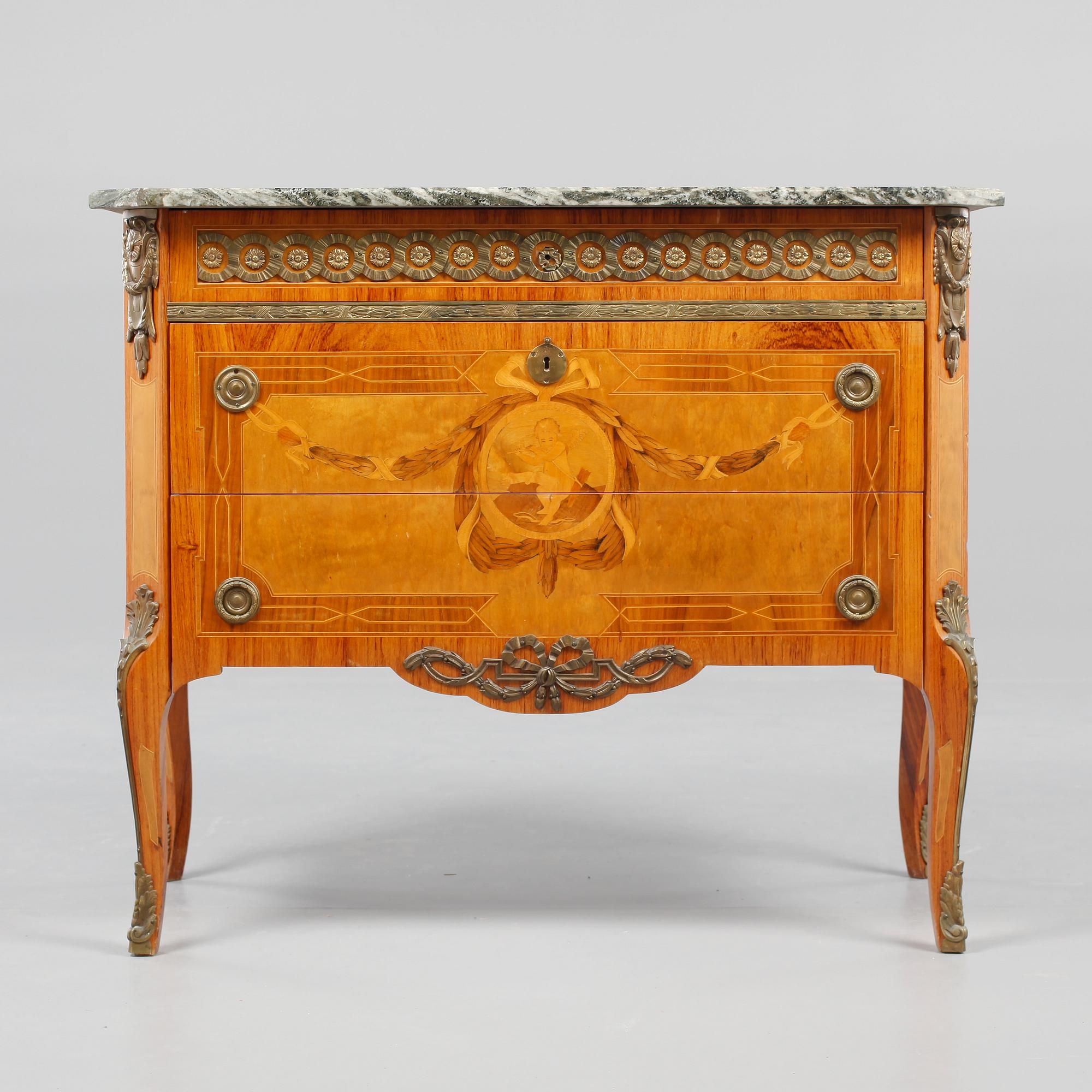 BYRÅ, gustaviansk stil, 1900-talets andra hälft.