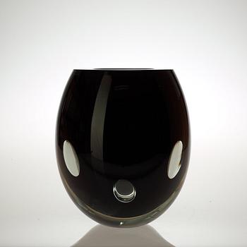 A Timo Sarpaneva 'Claritas' glass vase, Iittala, Finland 1990.