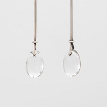 Vivianna Torun Bülow-Hübe, örhängen
"Dew-drops", silver och bergkristall för Georg Jensen.