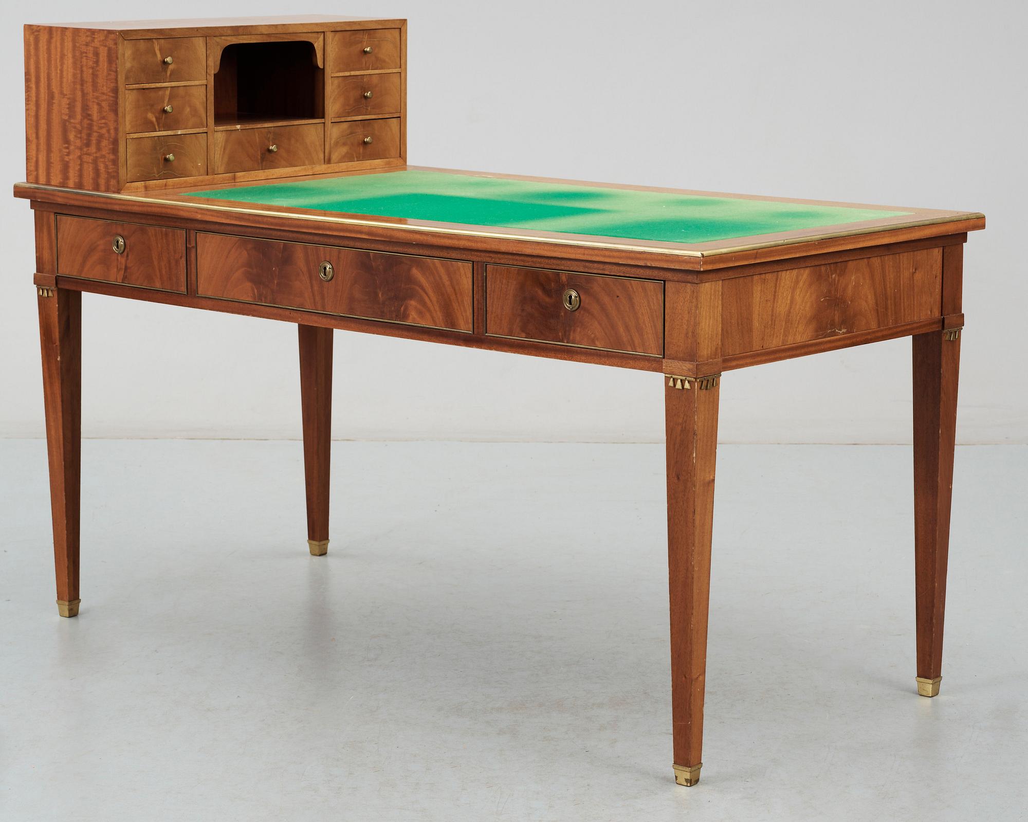 SKRIVBORD, sengustaviansk stil, 1900-talets andra hälft.