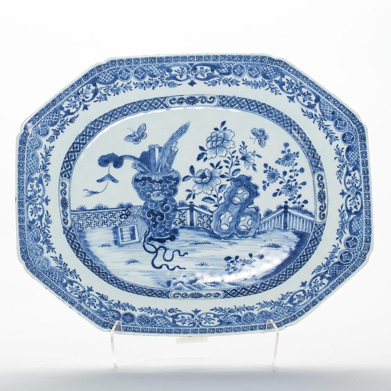 STEKFAT, porslin, Kina, Qianlong(1736-1795).