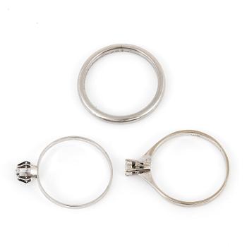 RINGAR, 3 st, med åttkantslipade diamanter, totalt ca 0,015 ct.