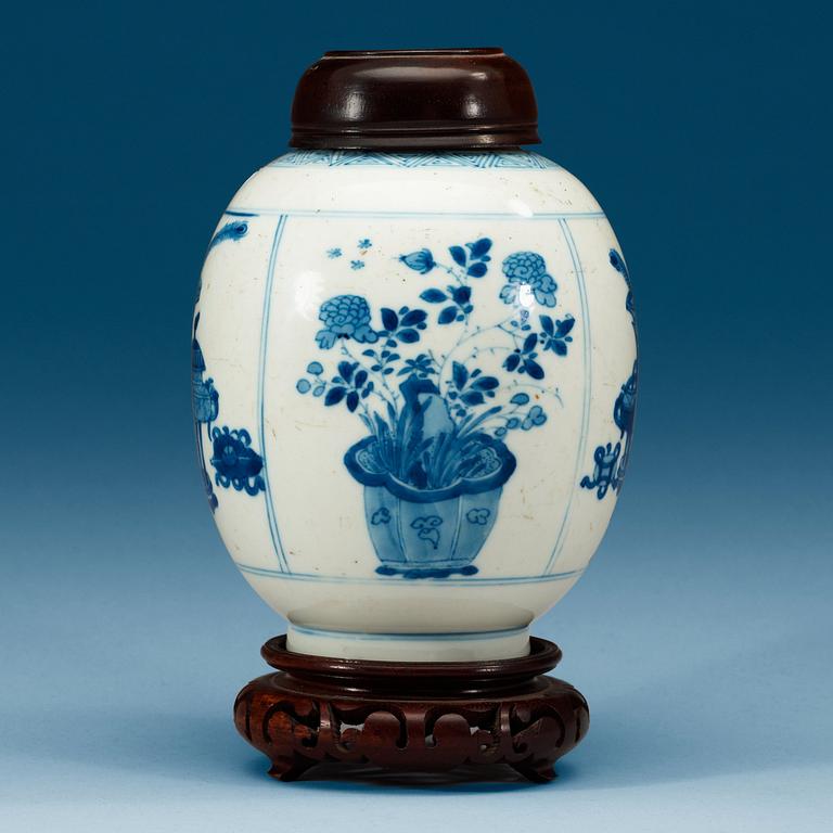 TEKRUKA, porslin. Qing dynastin, Kangxi (1662-1722), med Chenghuas märke.