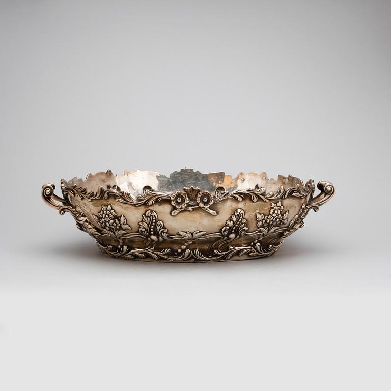 JARDINJÄR, silver, London 1914. Vikt ca 2960 gram.