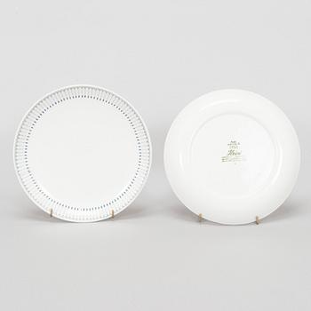 Raija Uosikkinen, A 35-piece set of 'Heini' faience dinnerware for Arabia 1957-71.