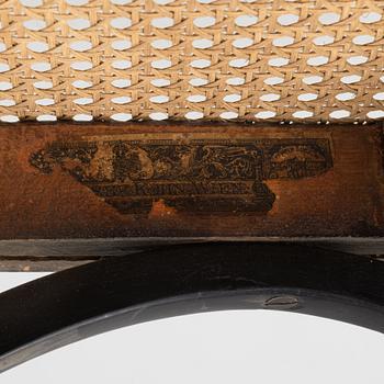 Stolar ett par samt bord, Jugend, Gustav Siegel för J & J Khon, Österrike, omkring år 1900.