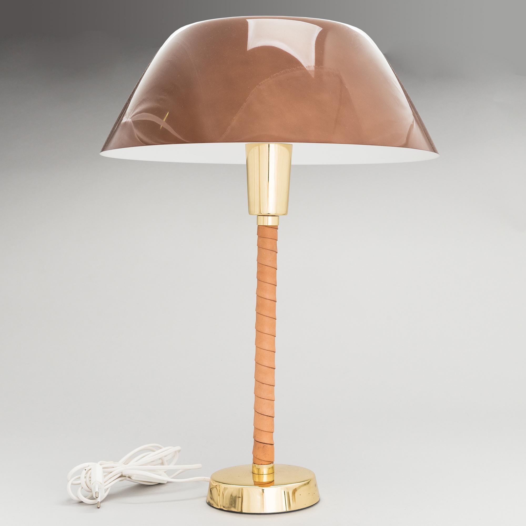 Lisa Johansson-Pape, bordslampa, modell 940-025, Orno 1900-talets slut.