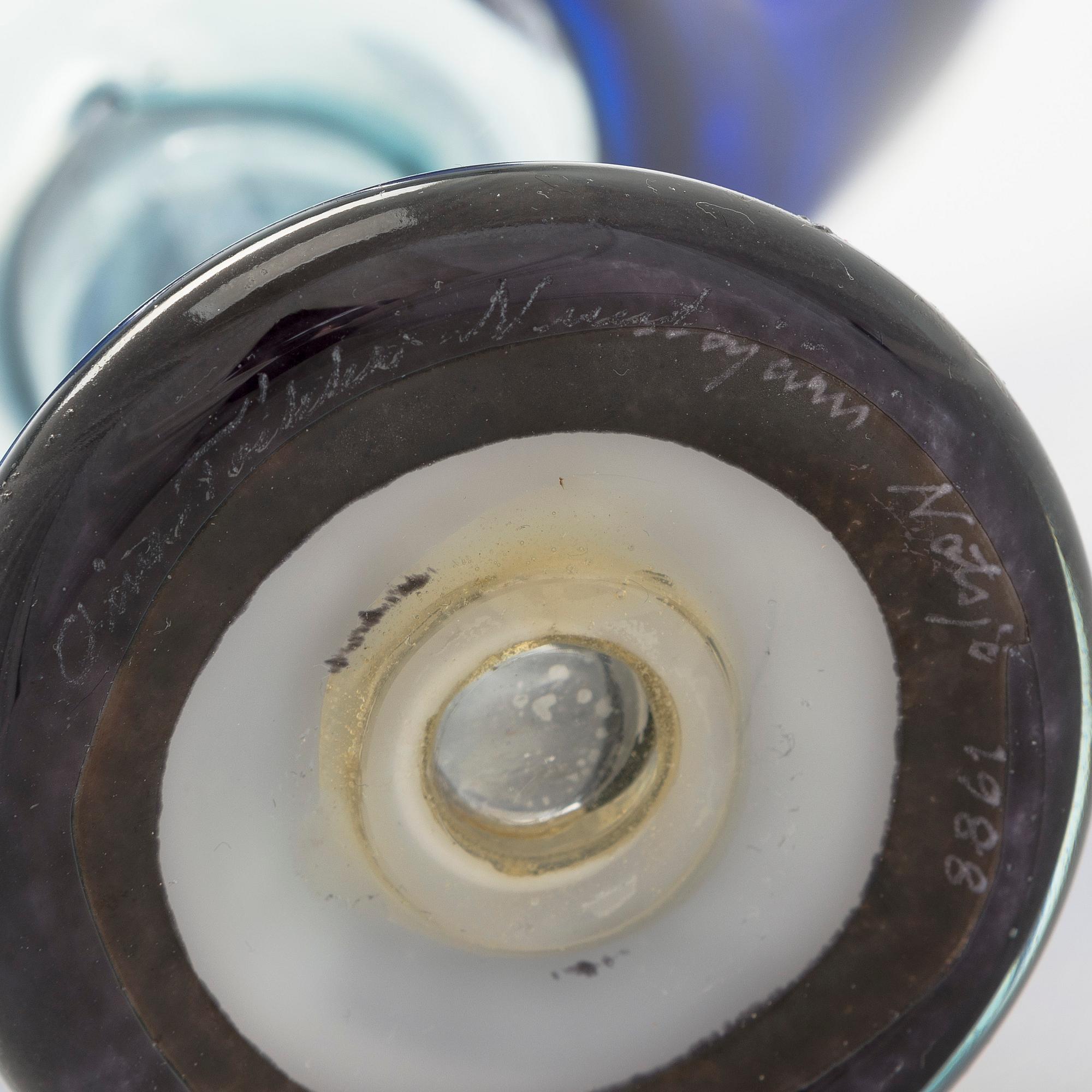 Oiva Toikka, an art glass, signed Oiva Toikka Nuutajärvi Notsjö 1988.