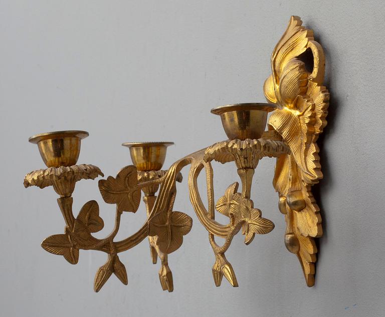 LAMPETTER, ett par, förgylld brons, 1800-talets slut.