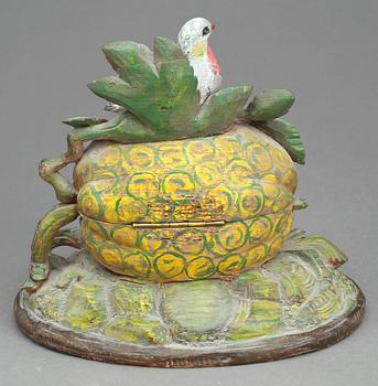 VISITKORTSSKRIN, bemålat trä, 1900-talets början.