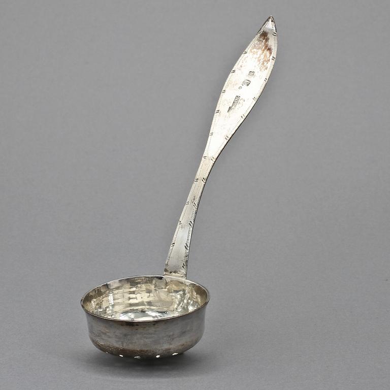 STRÖARE, silver, Hans Israel Lyberg, Borås, 1810. Vikt 48 g.