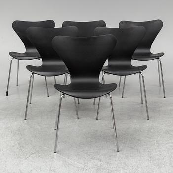 ARNE JACOBSEN, six 'Series 7' chairs from Fritz Hansen, Denmark.
