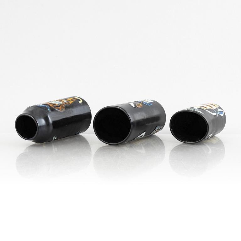 Lisa Larson, vaser, 4 st och fat, 2 st, stengods, ur serien "Varieté", Gustavsberg.