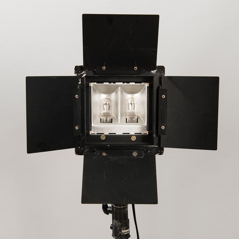 FOTOLAMPOR, 2 st, Kaiser Tyskland och Manfrotto, Italien.