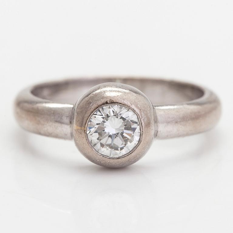 An 18K white gold ring, with a brilliant-cut diamond approx. 0.62 ct. Westerback Oy, Helsinki 1995.