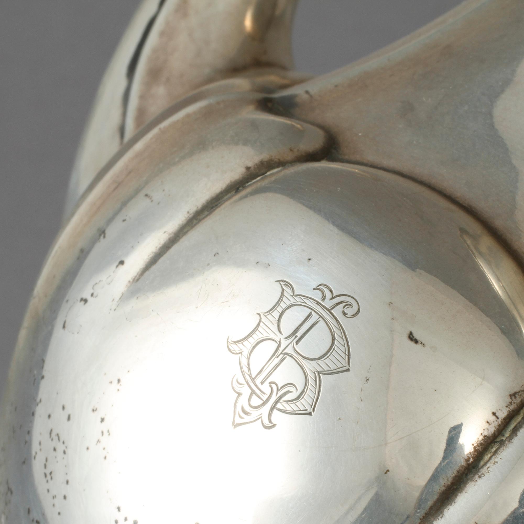KAFFESERVIS, silver, 3 delar, C G Hallberg, rokokostil, Göteborg, 1925. 983 gram.
