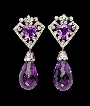 EARRINGS, brilliant cut diamonds, 1.63 cts, with hanging briolette cut amethysts.