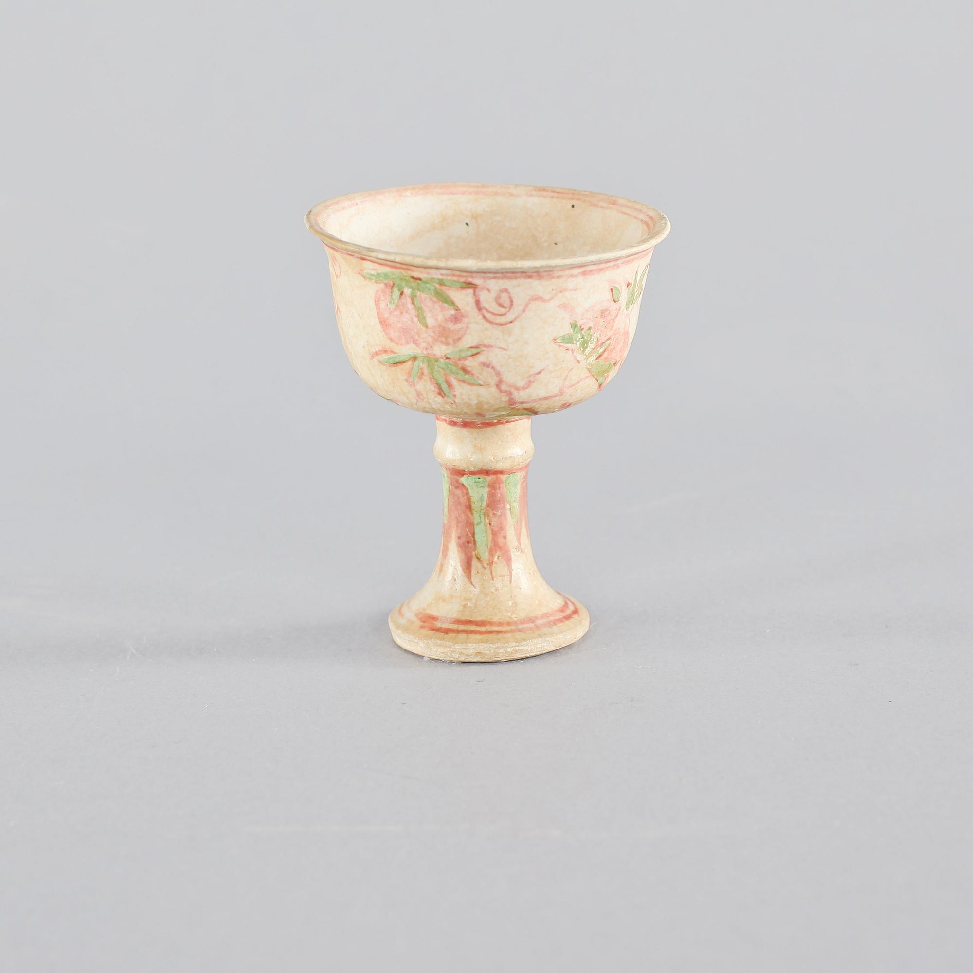 SKÅL PÅ FOT, keramik, Kina, troligtvis Ming.