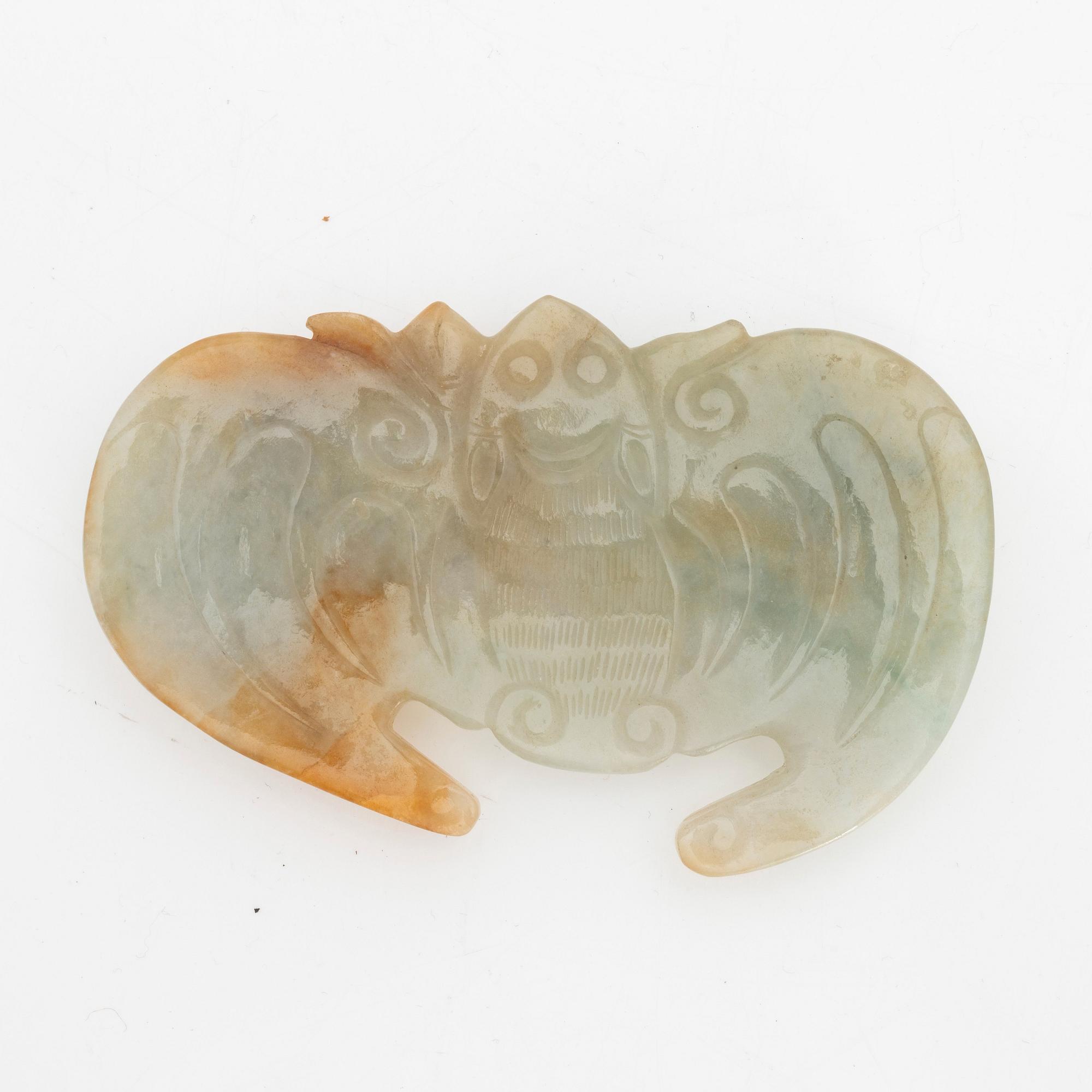 A nephrite belt buckle, Qing dynasty.