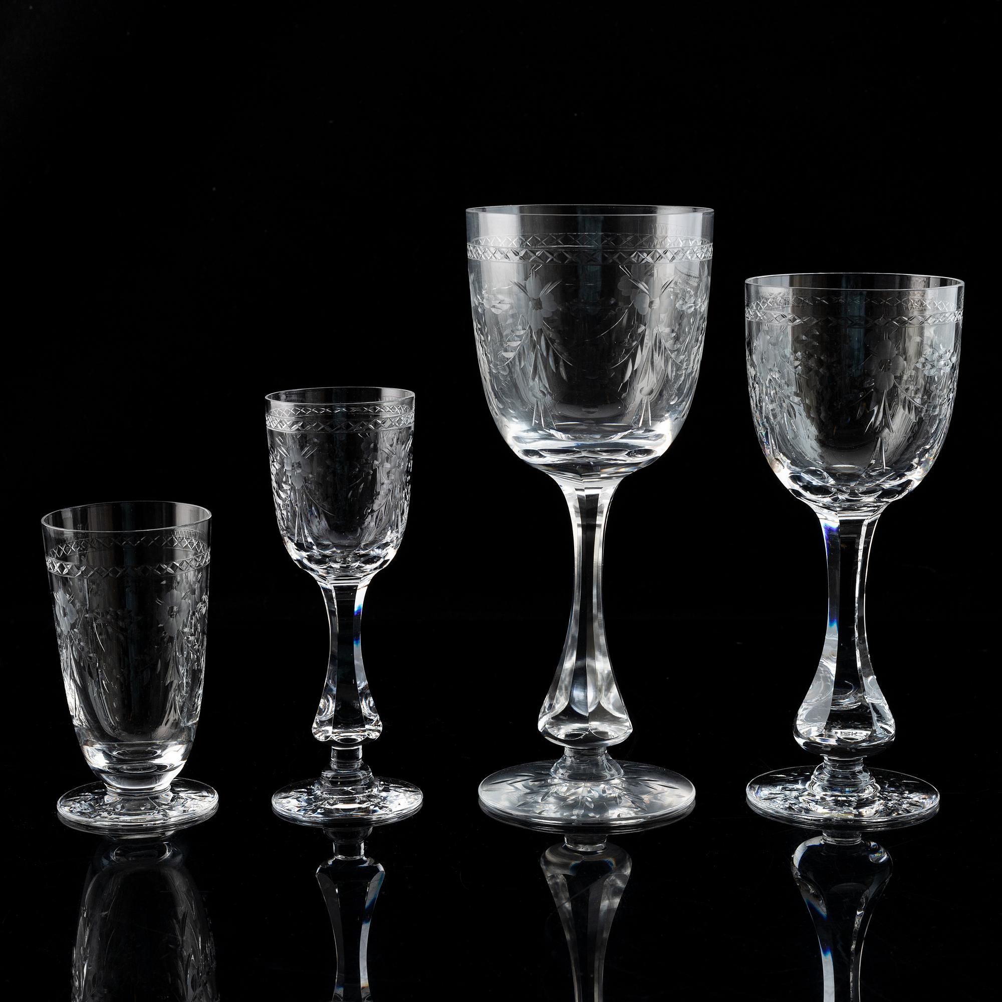 A crystal glass service, 44 parts, 20th century.