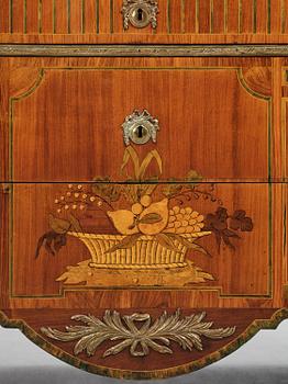 A Gustavian marquetry commode by G. Foltiern (master in Stockohlm 1771-1804).