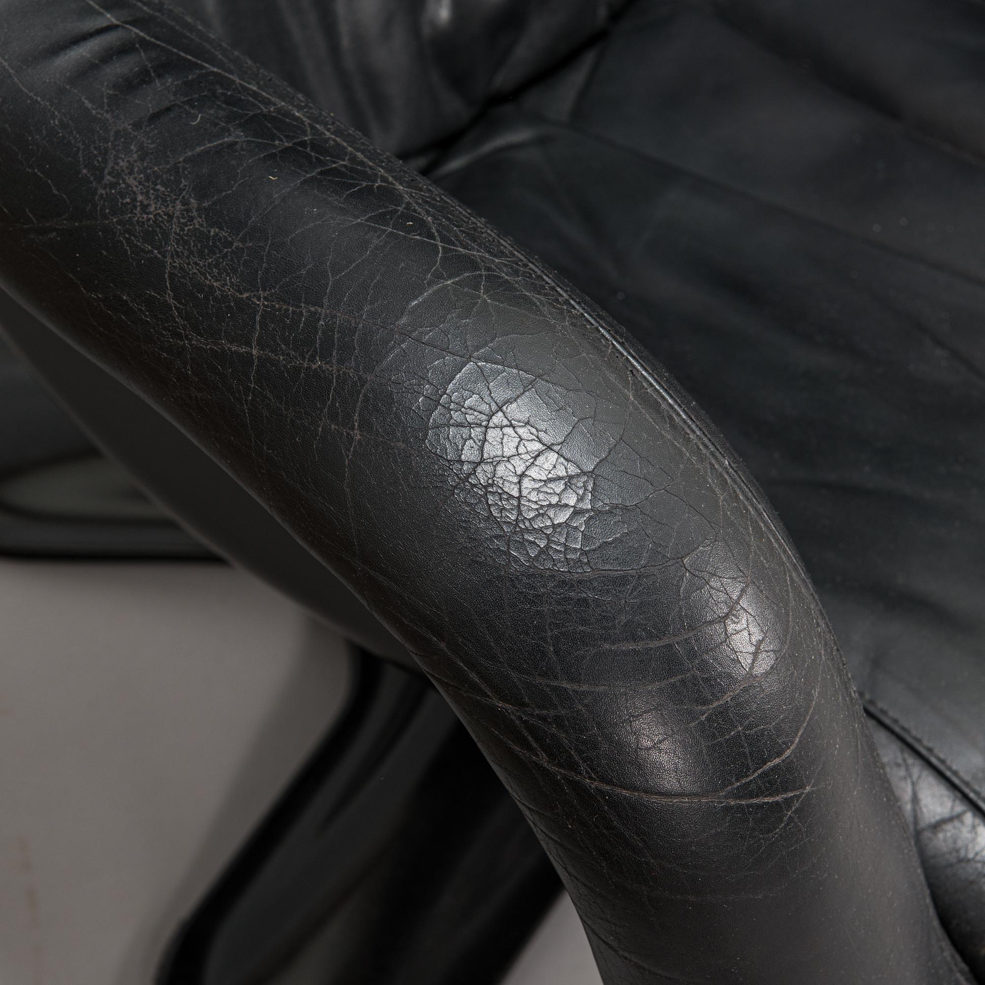 Yrjö Kukkapuro, a pair of 1960's '418' armchairs for Haimi.