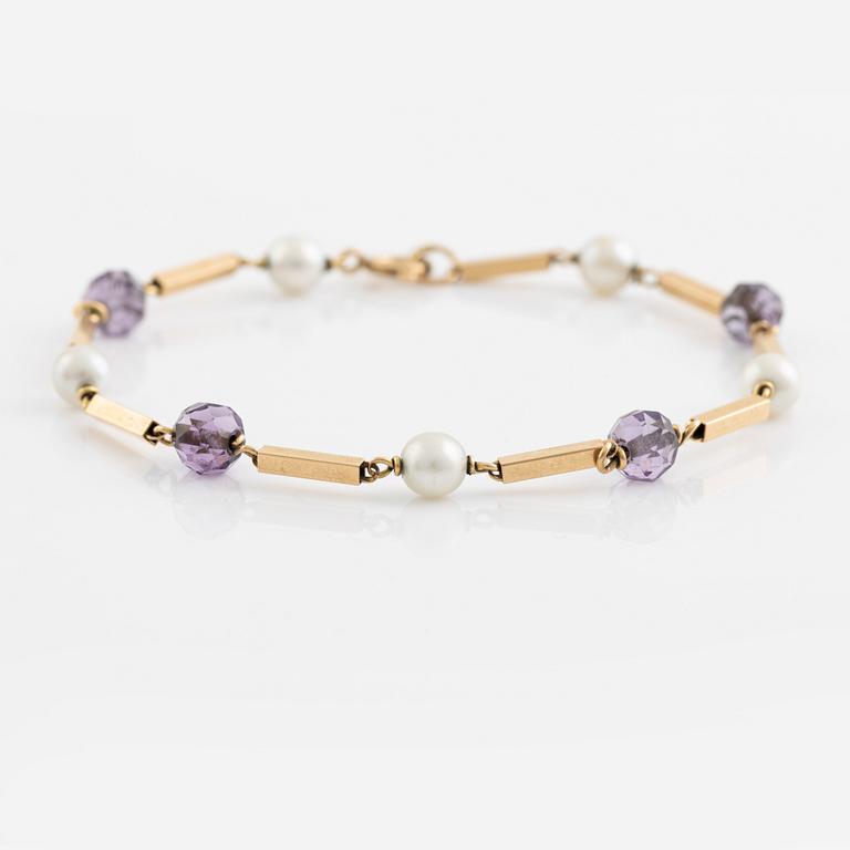18K gold, amethyst and pearl bracelet.