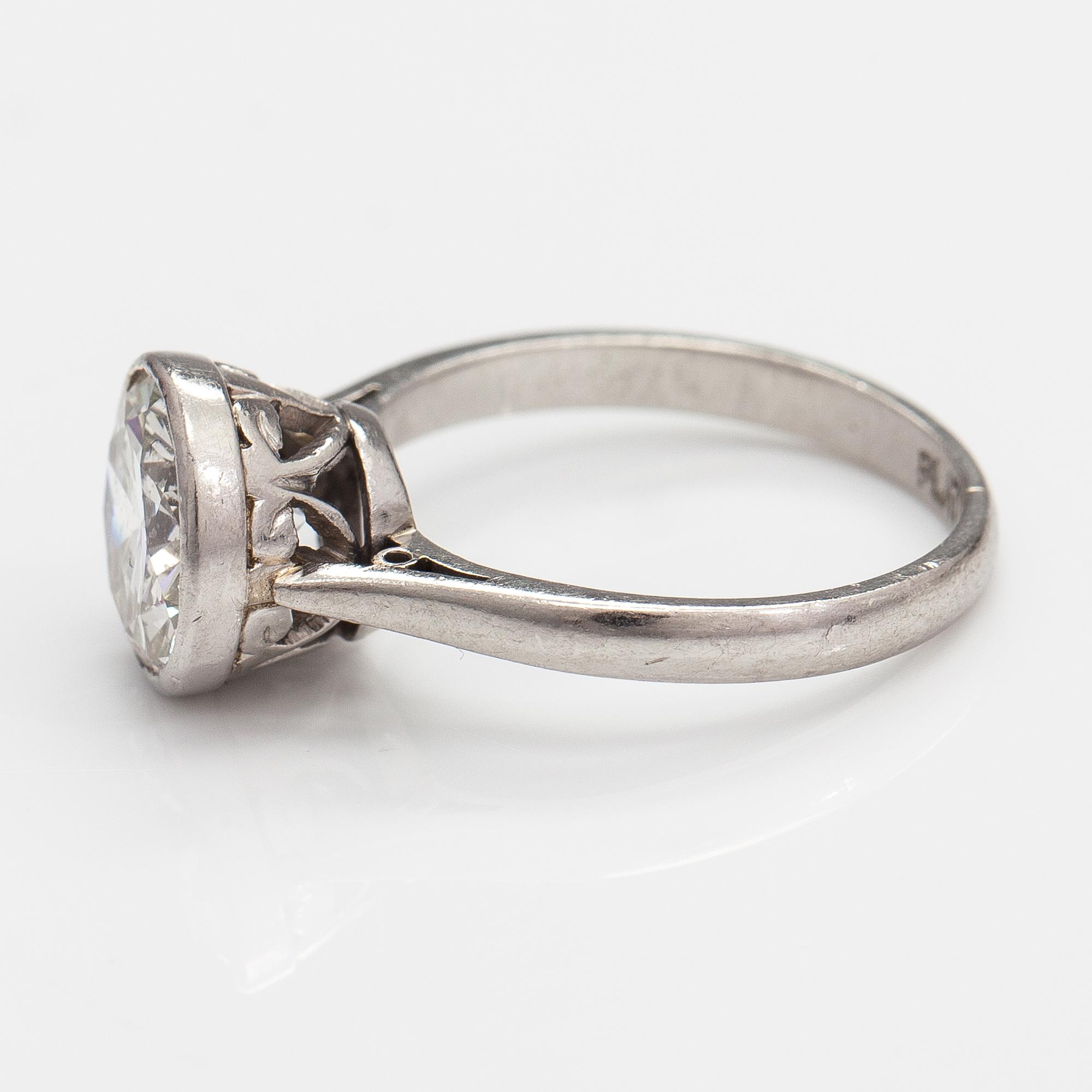 A platinum ring with a ca 2.45 ct brilliant cut diamond.