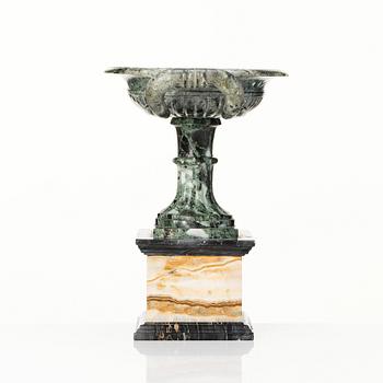 A presumably Italian marble and onyx tazza, around year 1900.