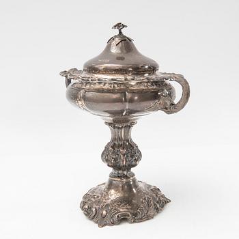 Skål med lock, silver, Sverige, 1865.
