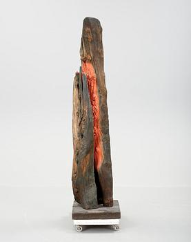 ERIK NILSSON, skulptur. Snidat och bemålat trä. Signerad EN 73.