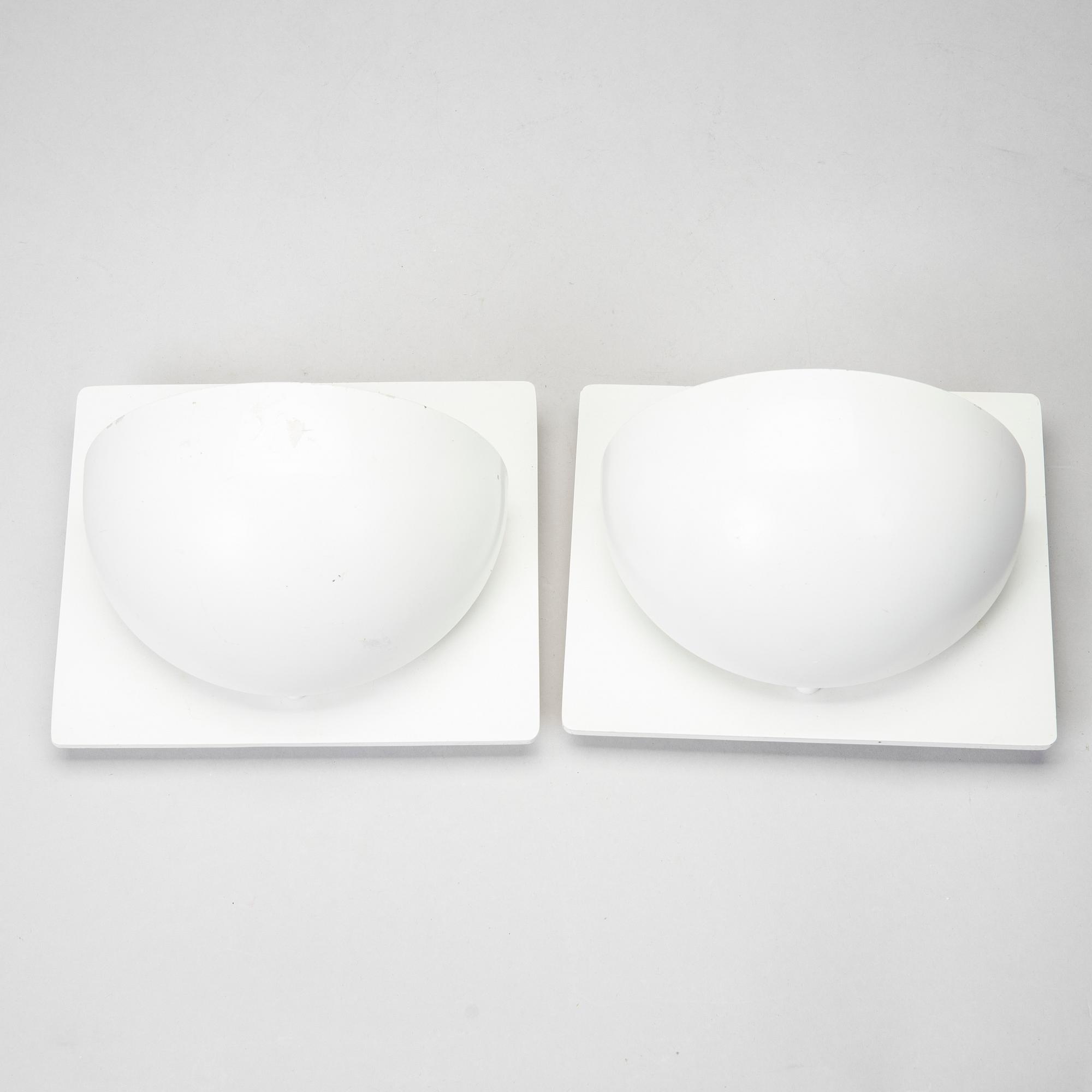 Alfred Homann, a pair of wall lamps "M2" for Louis Poulsen Denmark, late 20th/early 21st century.