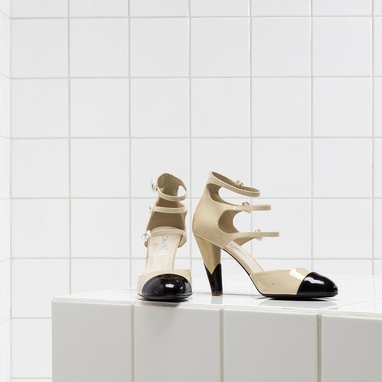 SKOR, Chanel, storlek 40 1/2.