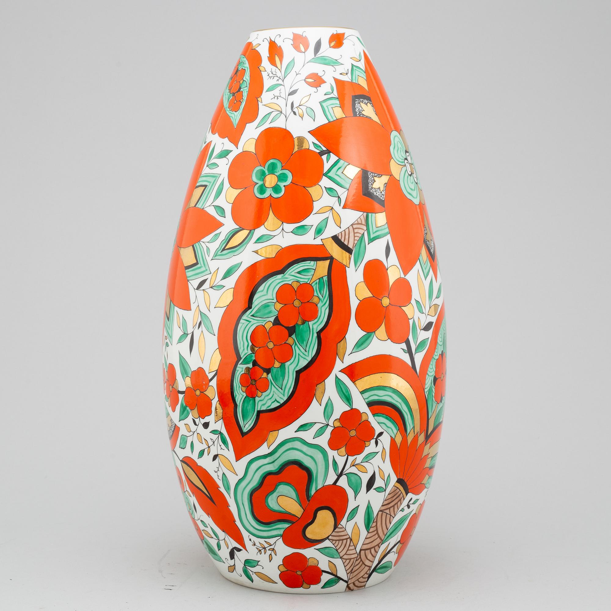 A 20th century porcelain vase by Lomonosov, USSR.
