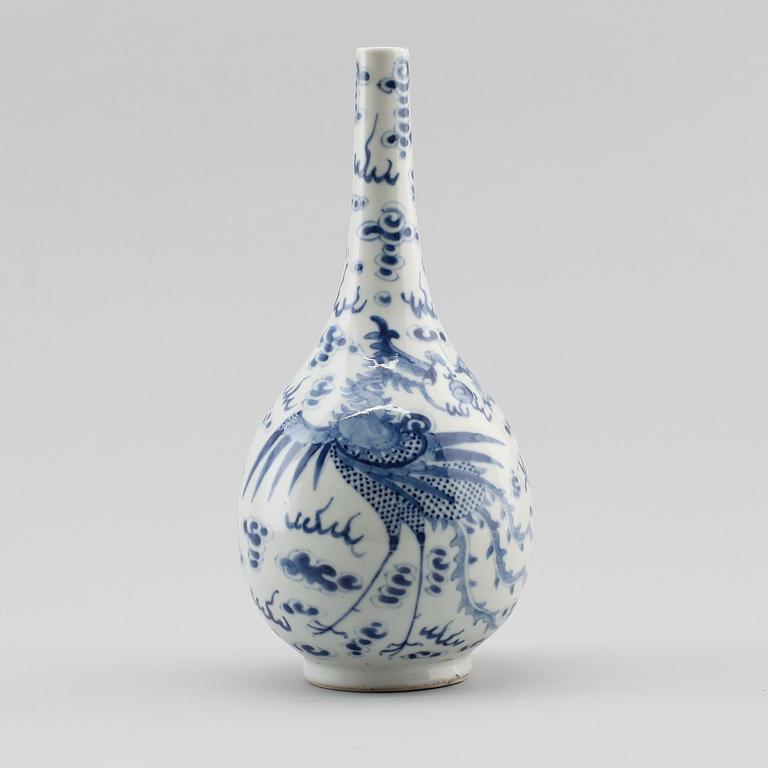 A blue and white flask, Qing dynasty, 19th century.