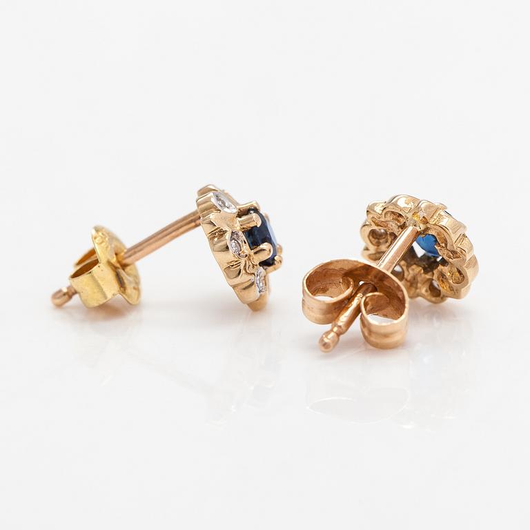 Örhängen, 14K guld, diamanter ca 0.06 ct total och safirer.