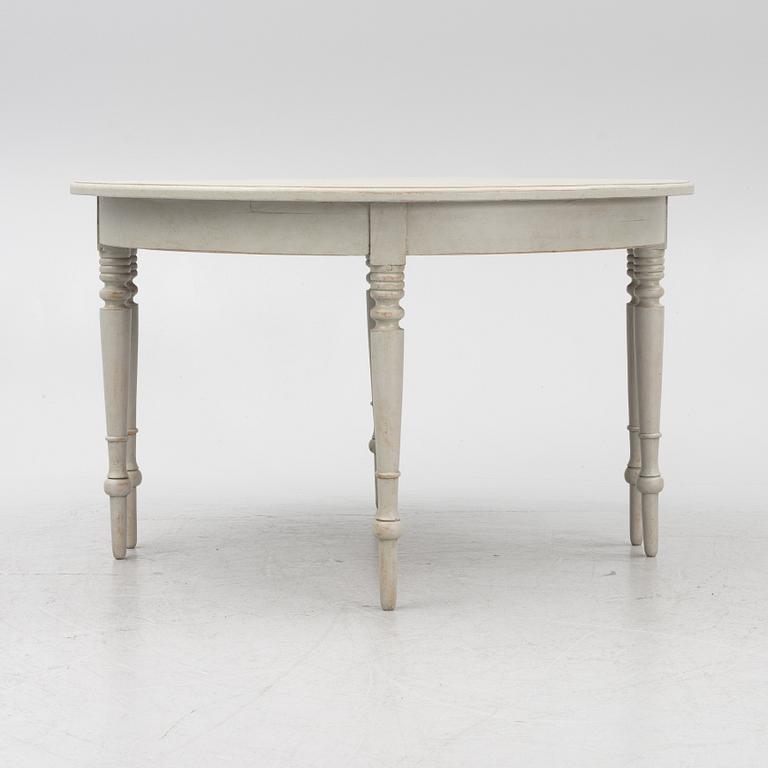 Dining table, 19th century.