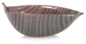 A Tyra Lundgren glass bowl, Venini, Murano, Italy.