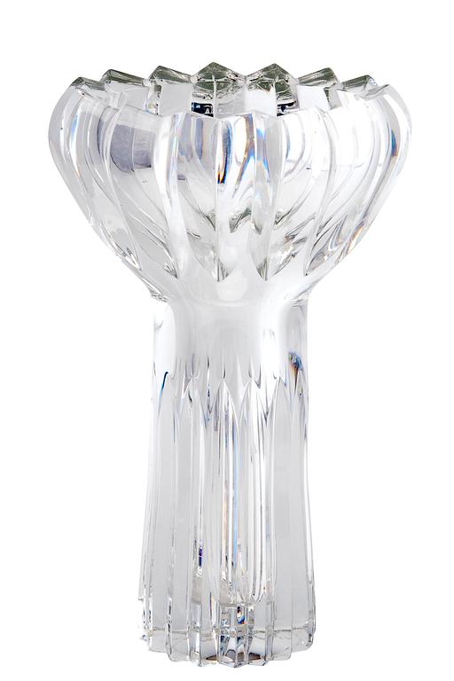 Aimo Okkolin, A CRYSTAL VASE.