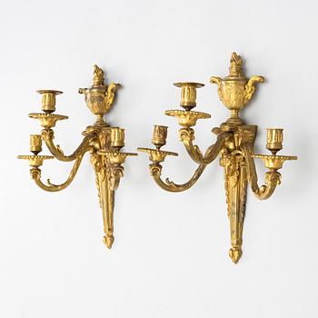 Appliquer, ett par, för tre ljus, omkring år 1900, Louis XVI-stil.