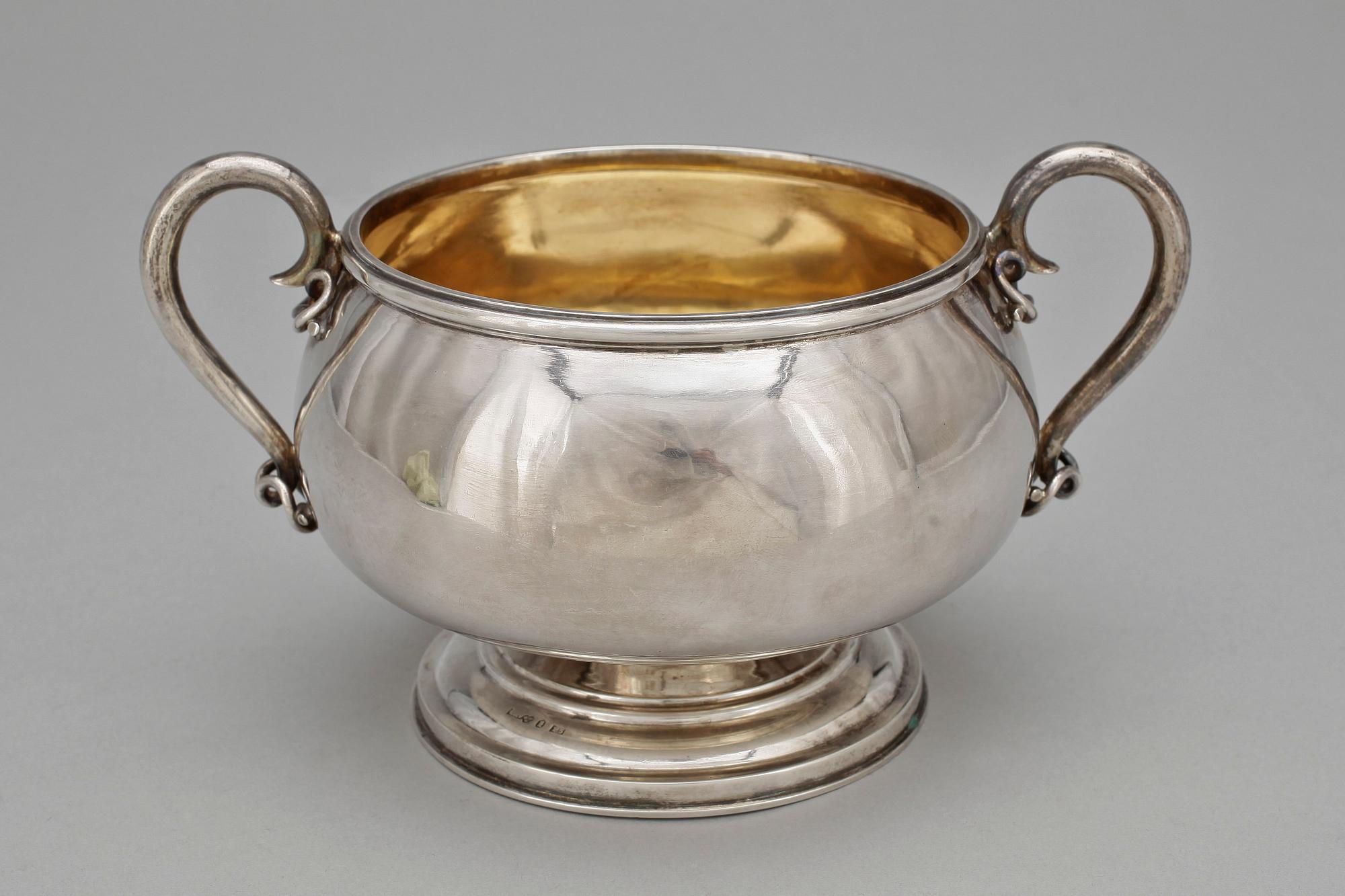 SOCKERSKÅL, silver, Gustav Möllenborg Feron, Stockholm 1868-69. Vikt ca 360 gram.